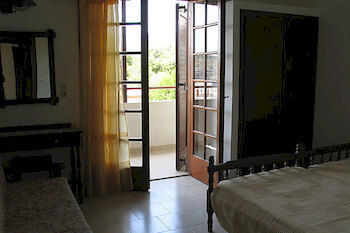 Voula Apartments Aegina Bagian luar foto