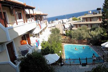 Voula Apartments Aegina Bagian luar foto