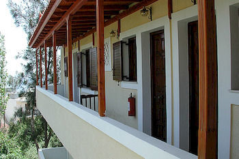 Voula Apartments Aegina Bagian luar foto